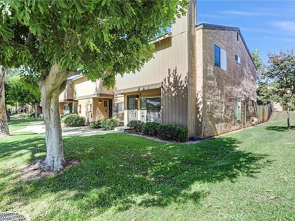 3rd image of 122 N Tamarisk St