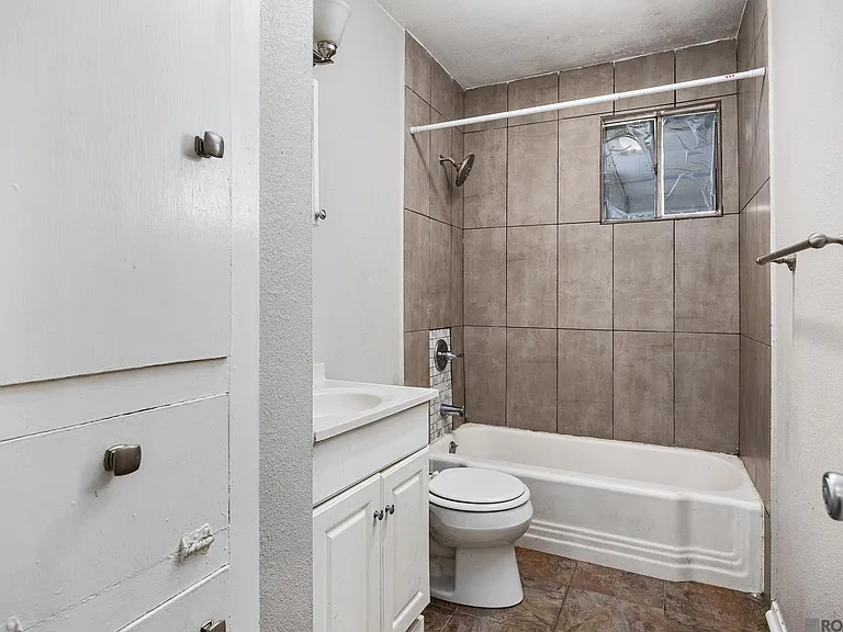 3661 Harrison St — Photo 27