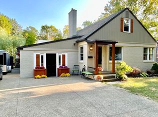 77 Harvard Pl, Orchard Park, NY 14127