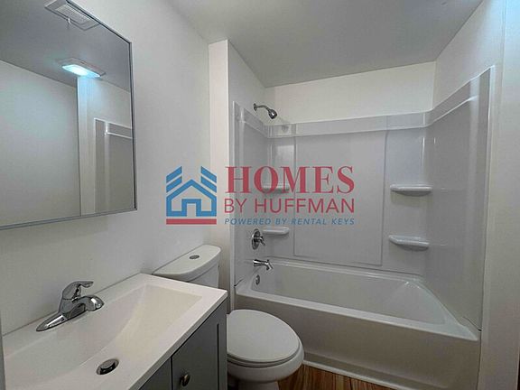5th image of 1034 N 3rd Ave Unit D
