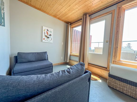 Small side room off of living room.