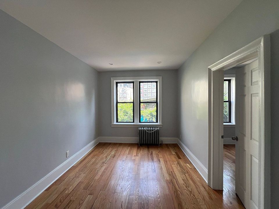 2nd image of 40 Vroom St #34