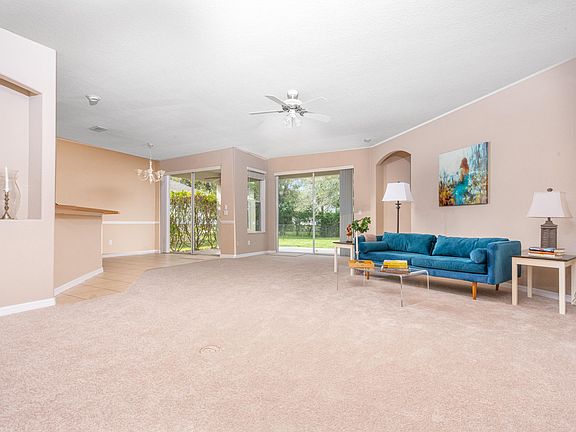 2nd image of 8 Old Creek Cir