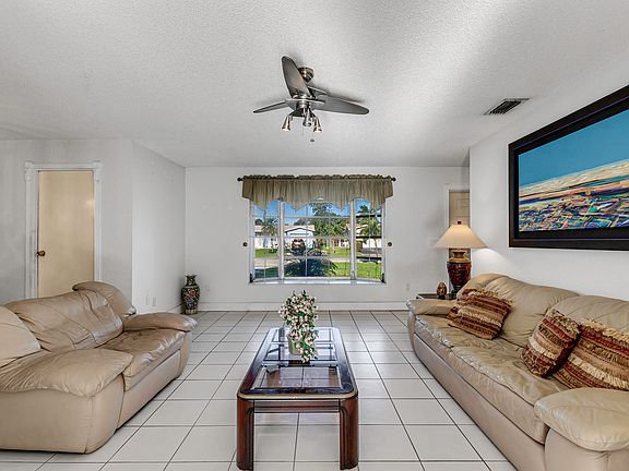 3rd image of 306 Gale Pl