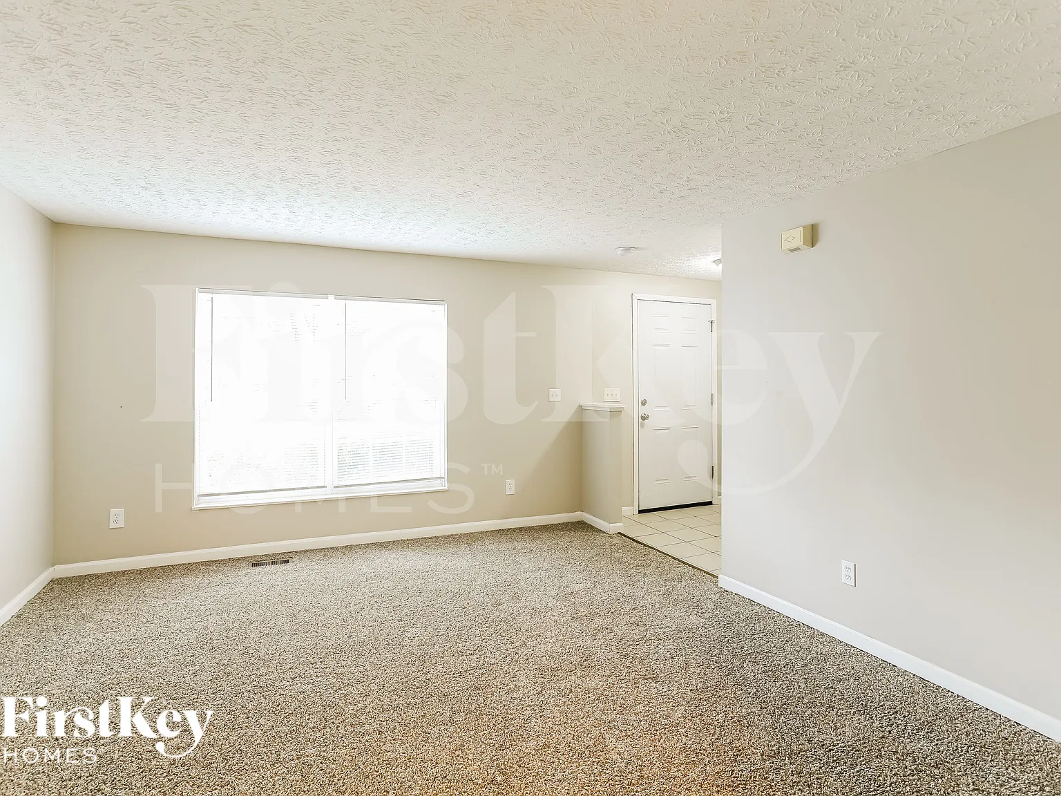 3 bed, 1.5 bath, 1310 sqft, $2,355 — Photo 3