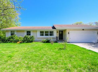 3052 Patton Rd, Roseville, MN 55113