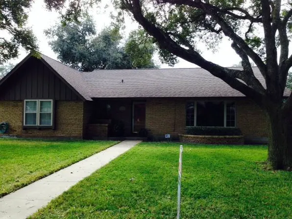 1128 Jefferson St, Alice, TX 78332