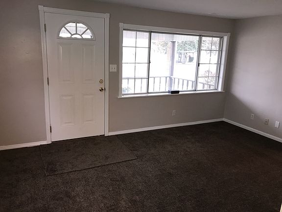 2nd image of 252 S Roanoke Ave