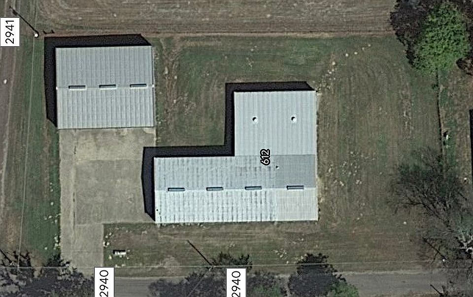 2nd image of 601 County Road 2940
