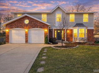 4910 Lowndes Dr, Saint Louis, MO 63129