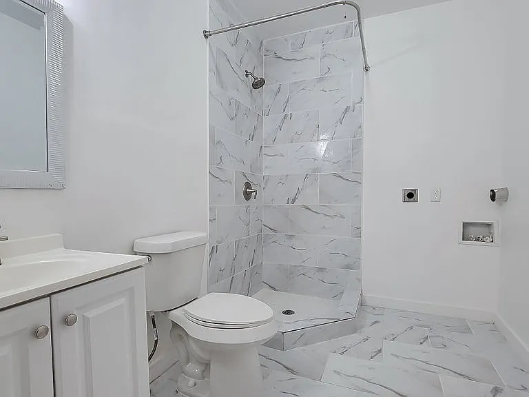 121 W Moore St #101 — Photo 12