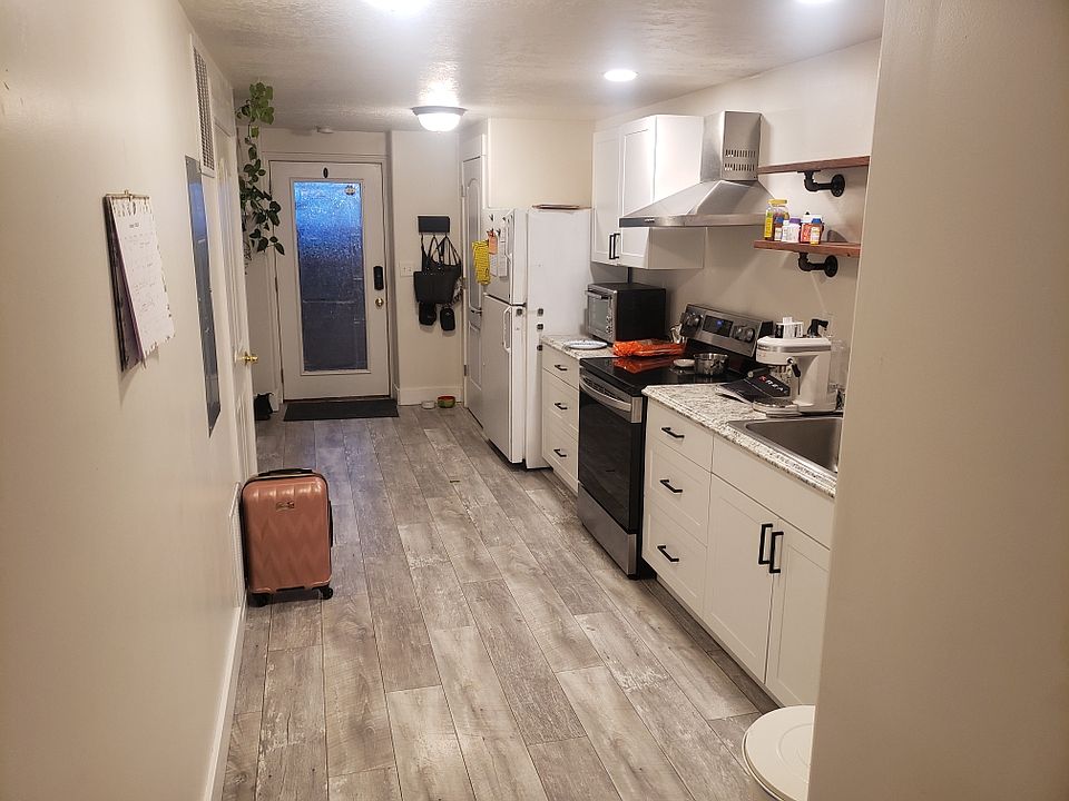 2nd image of 2254 W Statehood Dr