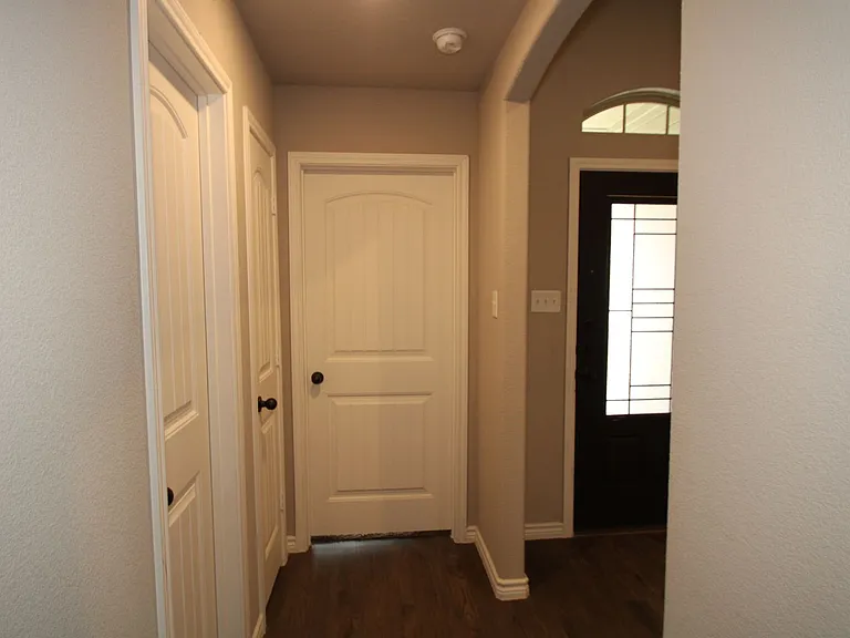902 Clanton Cv — Photo 29
