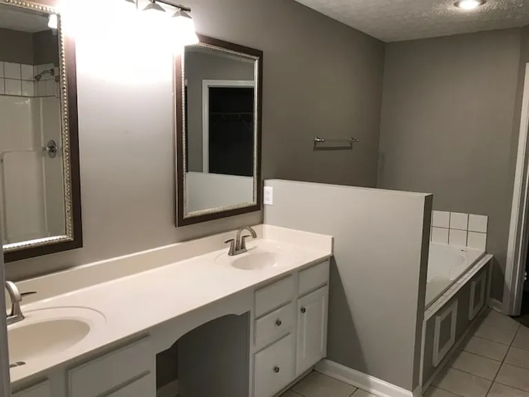 717 Springfield Blvd — Photo 8