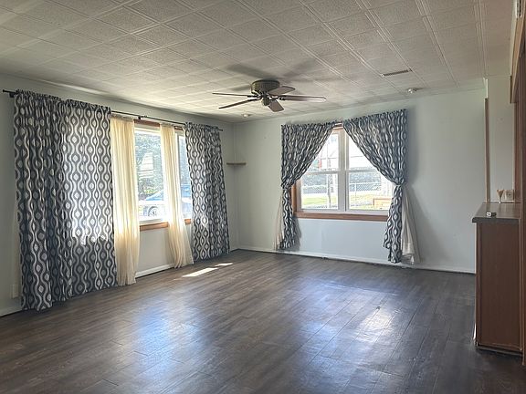 4th image of 15507 36th Ave