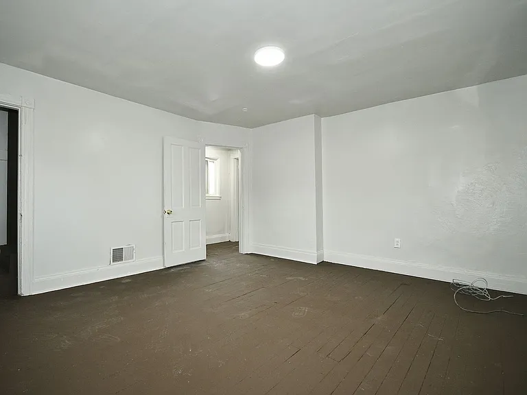 1243 Evans St — Photo 19