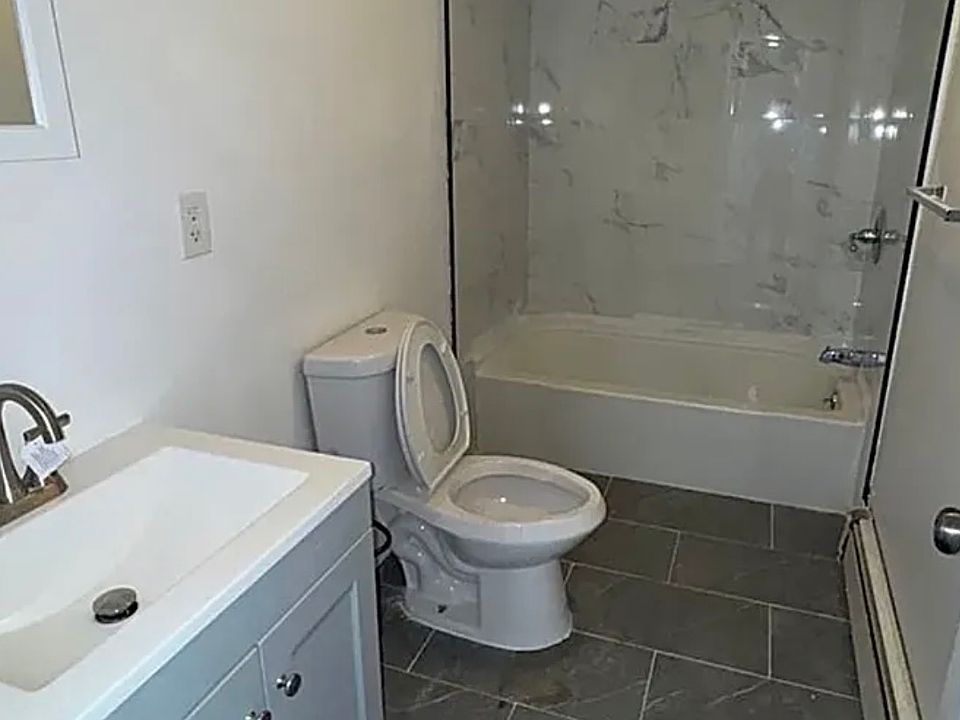 2nd image of 417 E Main St APT 6