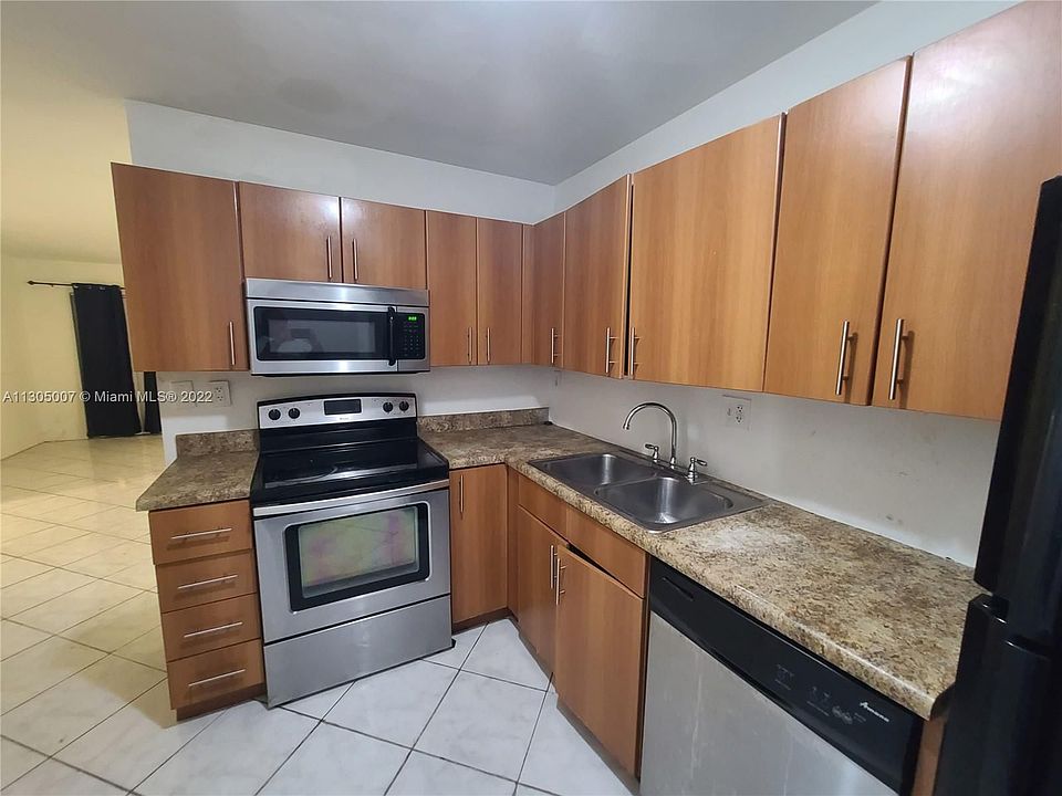 1st image of 106 Gardens Dr APT 204