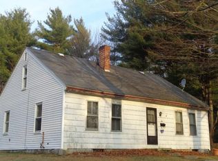 49 Dyer St, Gardner, MA 01440