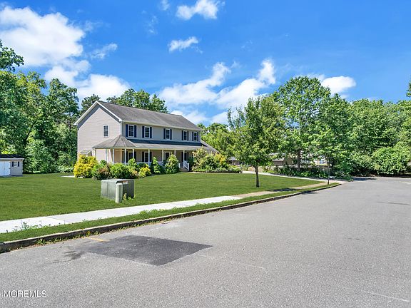 3rd image of 563 Vanderbilt Avenue