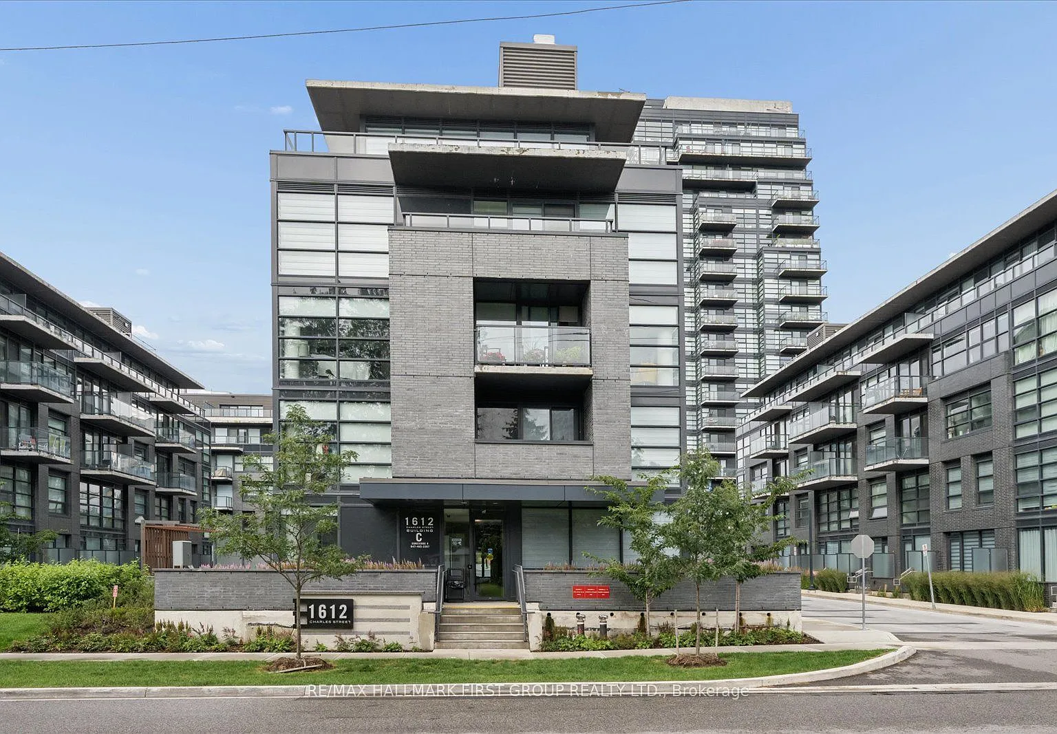 2 bed, $2,600 — Photo 2