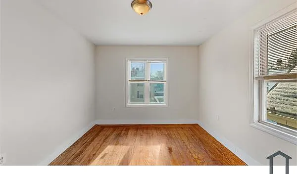 3 bed, 1350 sqft, $3,250 — Photo 2