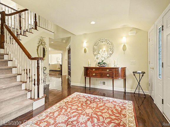 3rd image of 2819 Bywater Dr