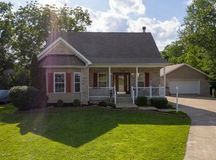 8302 Twisted Pine Rd, Louisville, KY 40219