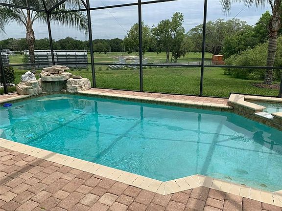 2nd image of 3862 Shoreview Dr