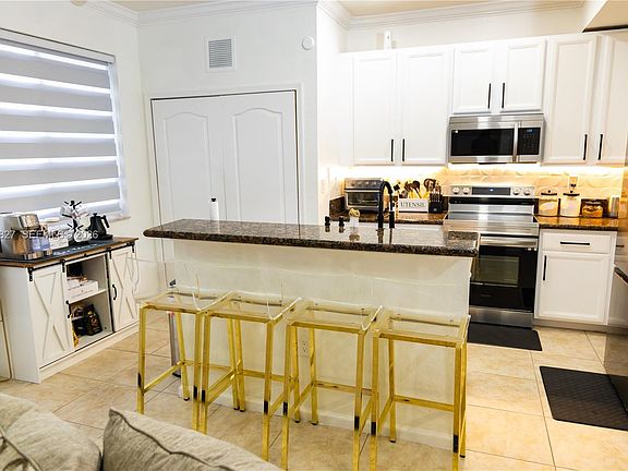 4th image of 21101 NW 14th Pl APT 335