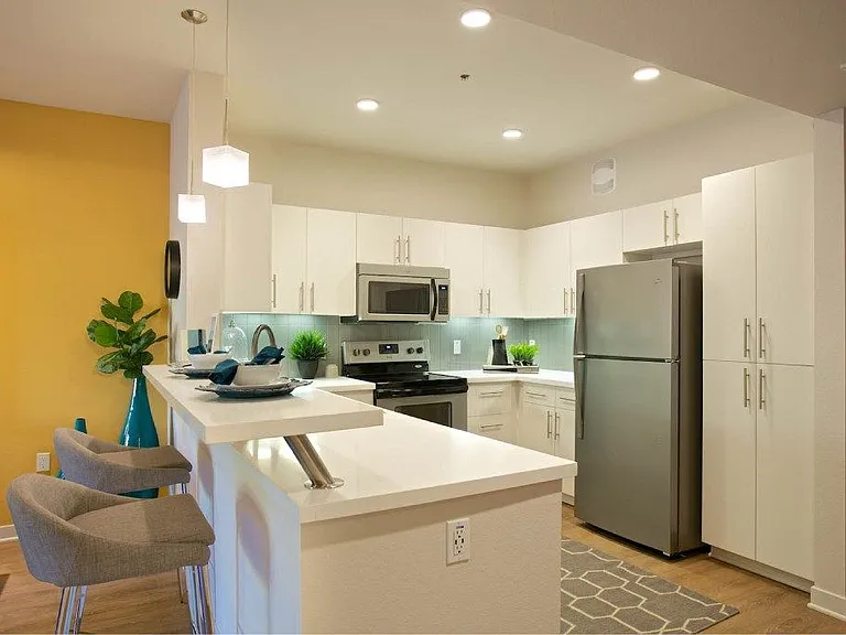 360 Luxury Apartments — Photo 46