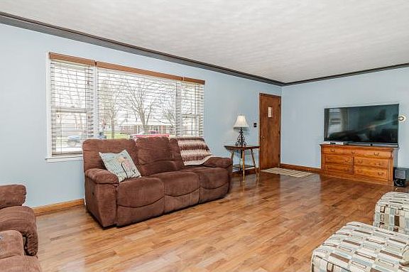 2nd image of 1416 Annis Ave