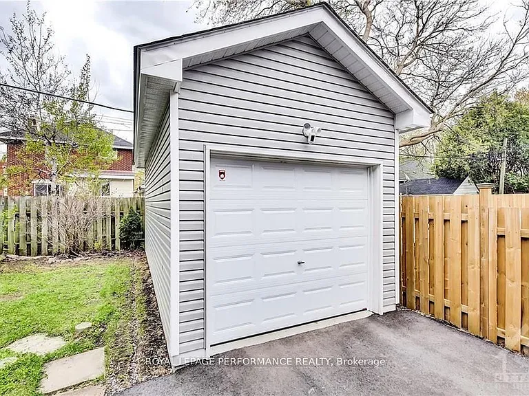 48 Hawthorne Ave — Photo 2