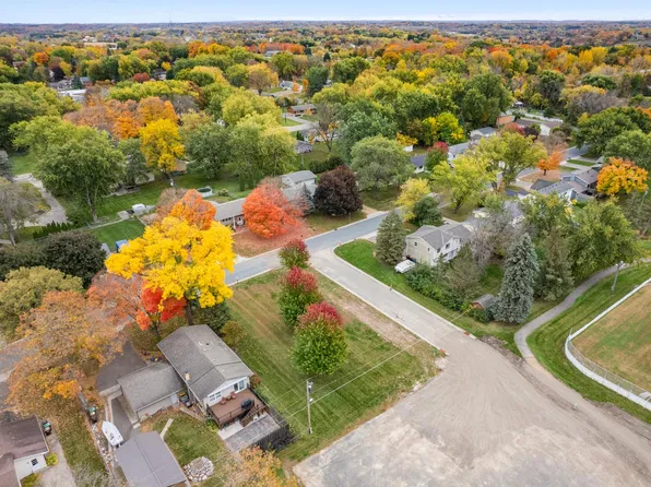 1507 Rainbow Ave, Maple Plain, MN 55359