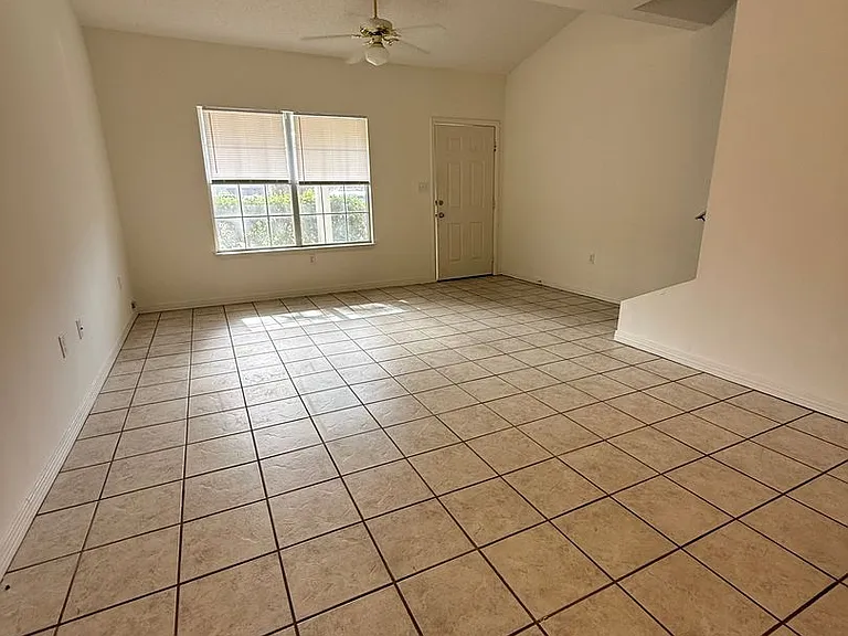 946 Rachel Dr #C — Photo 10