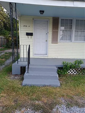 2 bed, 1.0 bath, 910 sqft, $1,500 — Photo 2
