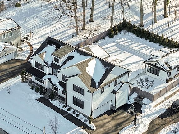 4th image of 1613 Rising Way