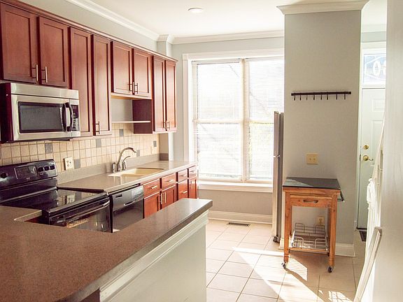 3rd image of 2130 Fulton Ave