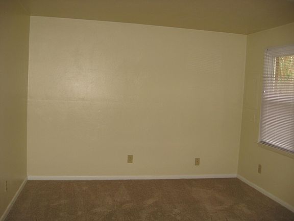5th image of 4226 Queenswood Dr APT D