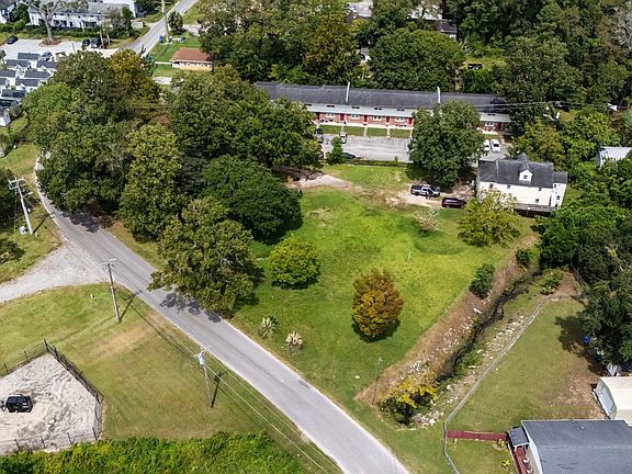 4th image of 904 3rd Ave. N