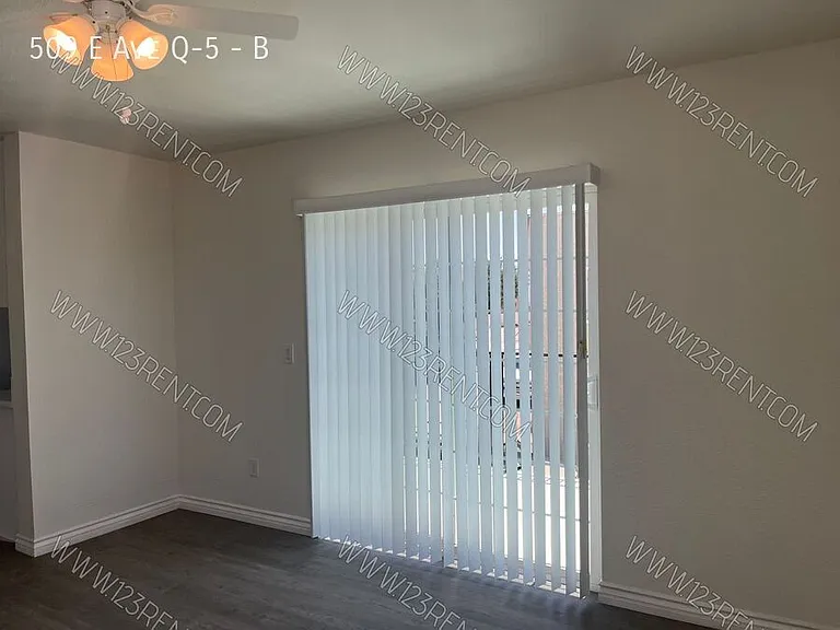 509 E Avenue Q #5-B — Photo 5