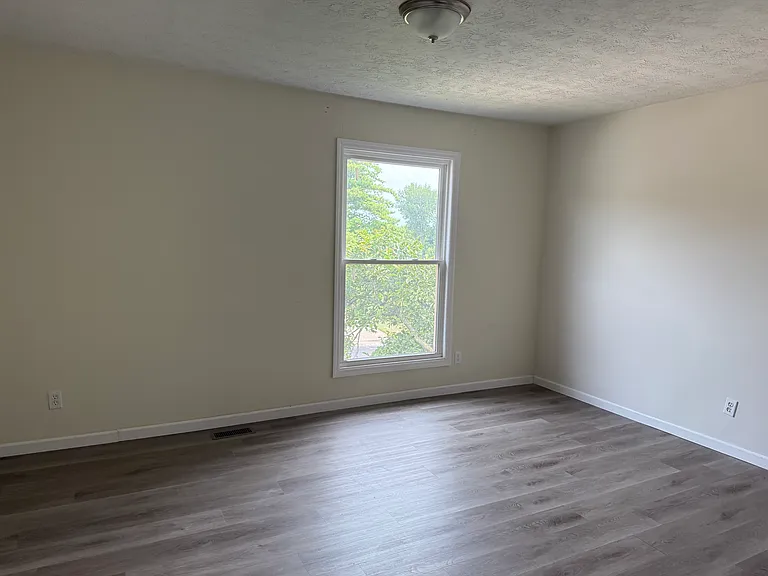 4947 Columbia Cir #0 — Photo 4