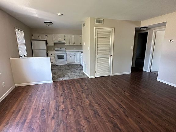 4th image of 4178 4192 Street Rd #10