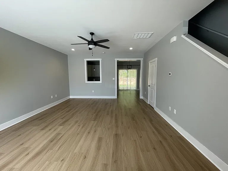 140 Sunburst Villa Dr #1 — Photo 3