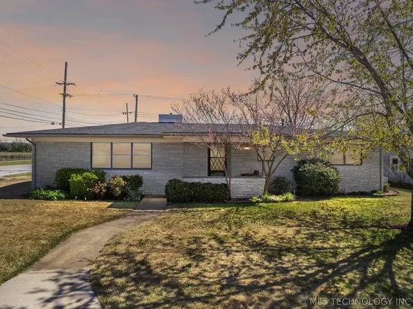 901 Karen Ave, Pryor, OK 74361