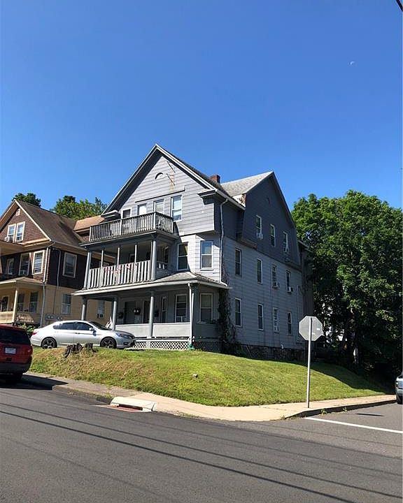 2nd image of 72 Hull St