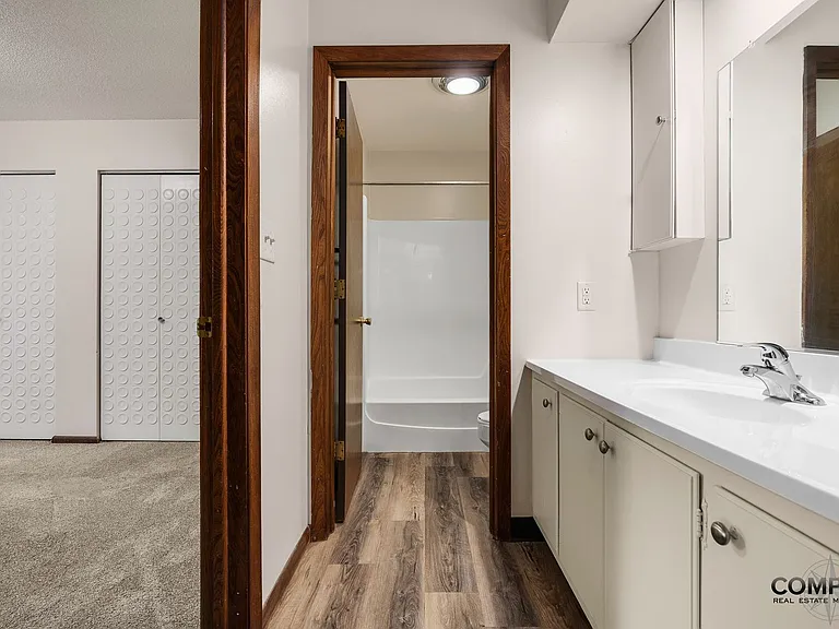 1237 S Dewey St — Photo 10