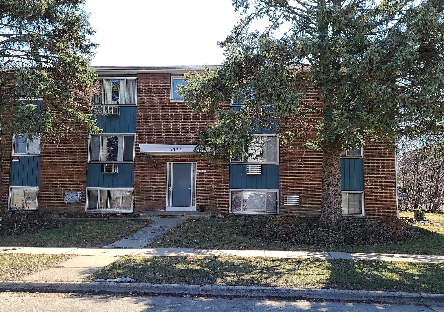 2 bed, 700 sqft, $1,550 — Photo 1