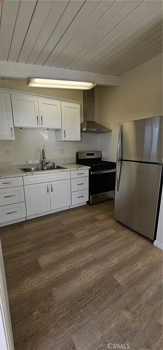 Building Photo - 525 Catalina St #D