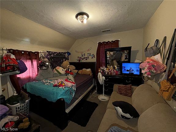 3rd image of 3421 W 65th St